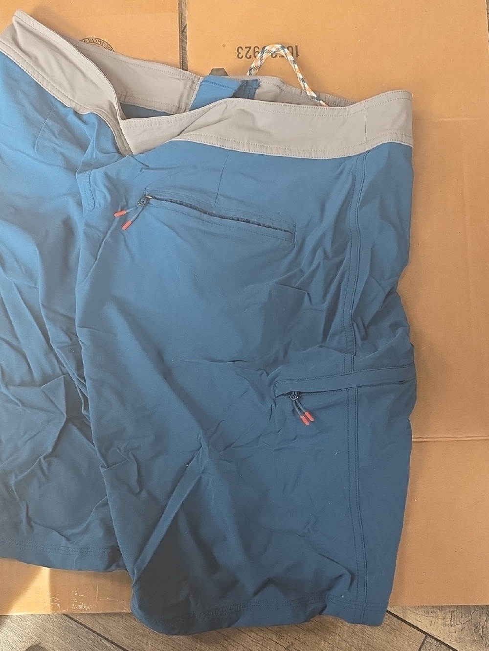 Orvis Shorts - Picture 3 of 4